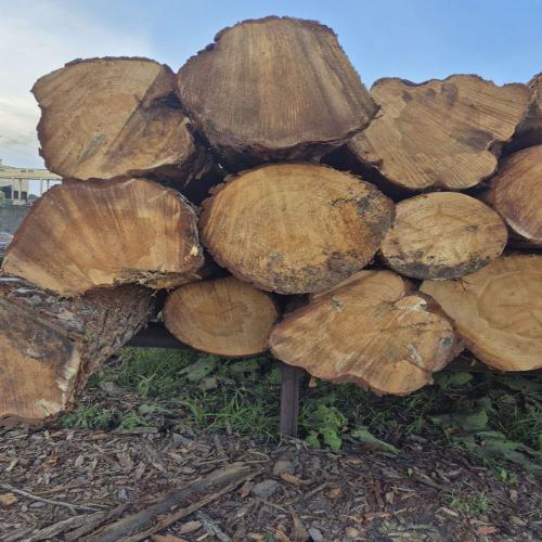 Доска и брус сухой, строганный из сосны - /files/catalogproducts/24-сосна 1 к 1 (2).jpg