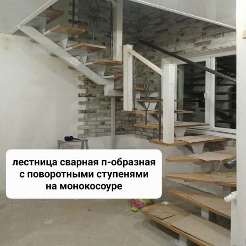 Лестница металлическая в дом на 2 косоурах - /files/catalogproducts/179-8.jpg